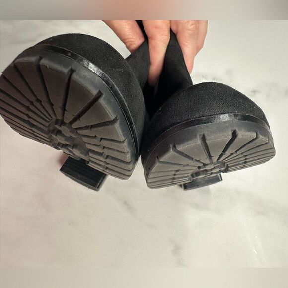 Juicy Couture Black High Heeled Side Zip Booties, Gold Accents Lug Sole, Size 9 - Picture 9 of 15